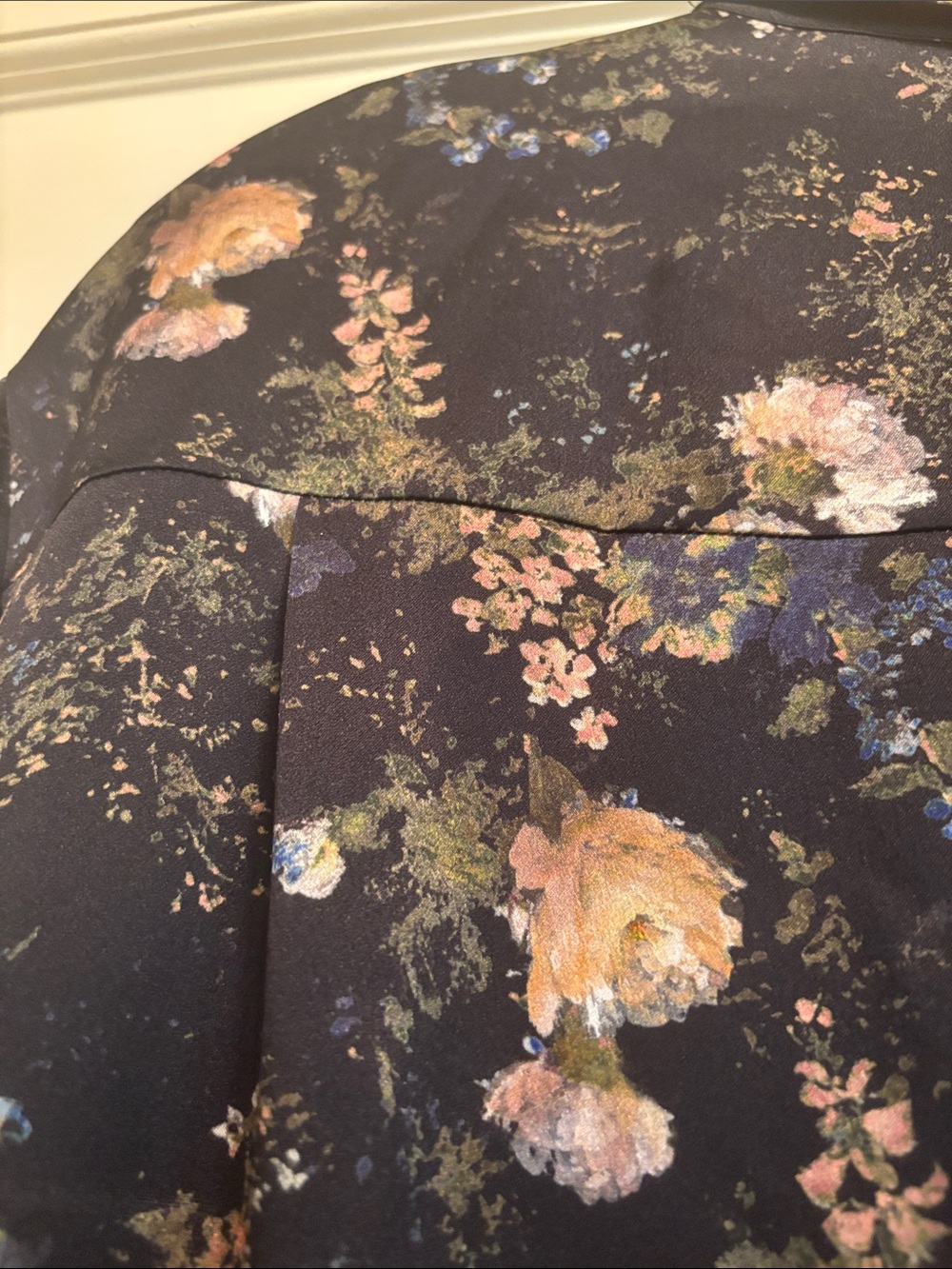 Vince Silk Painted Rose Button-Front Women's Blouse Size L - - Picture 7 of 10